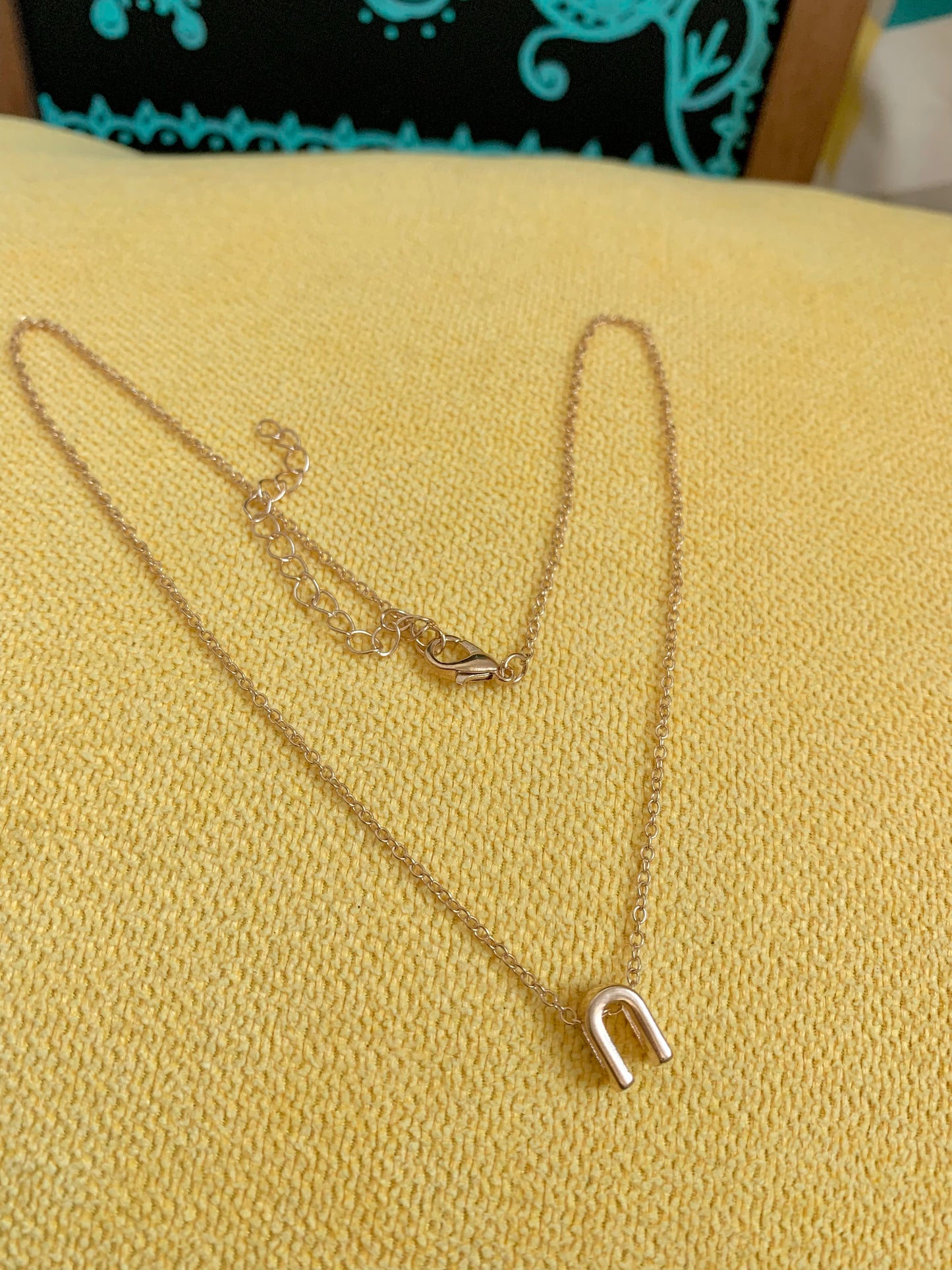 Horseshoe shaped metal necklace- Gold